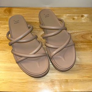 Nude pink strap sandals